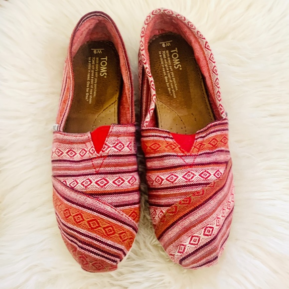 TOMS Women's Classic Tribal Red Slip On Size 9 - Picture 2 of 8